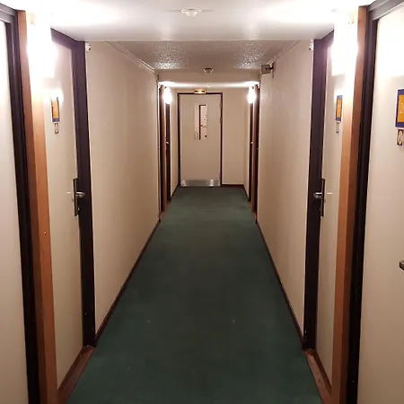 Mondhotel 2* シェル